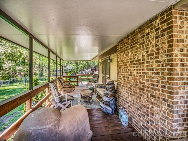 80 Fox Briar Drive, Columbus, NC 28722