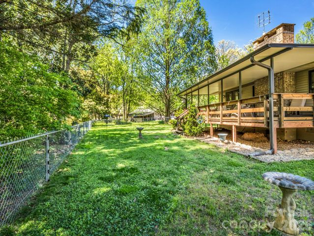 80 Fox Briar Drive, Columbus, NC 28722
