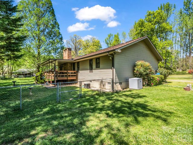 80 Fox Briar Drive, Columbus, NC 28722