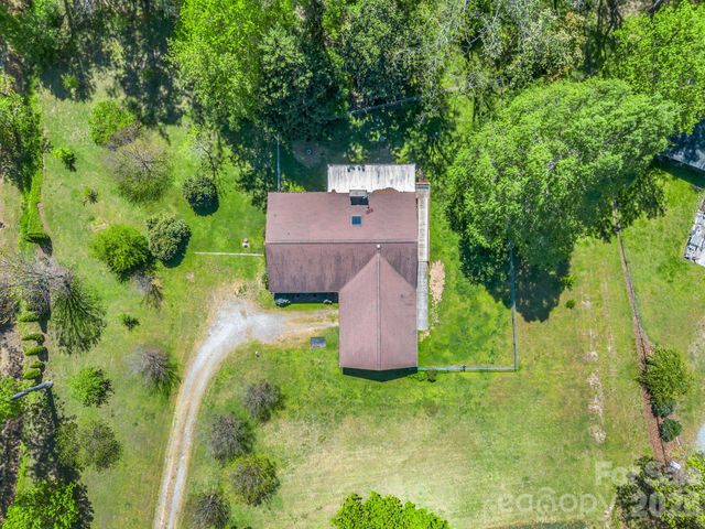 80 Fox Briar Drive, Columbus, NC 28722