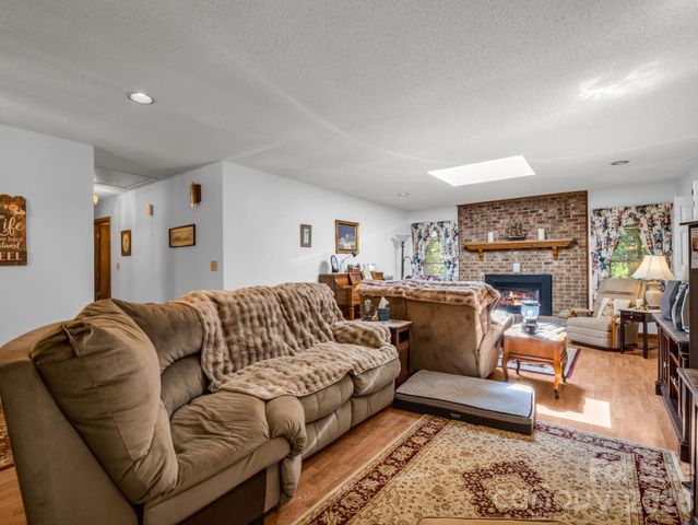 80 Fox Briar Drive, Columbus, NC 28722