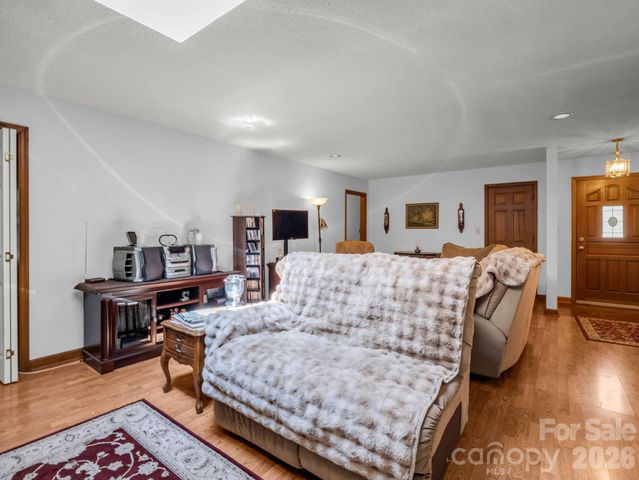 80 Fox Briar Drive, Columbus, NC 28722