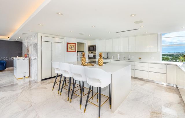 5660 Collins Avenue 14C, Miami Beach, FL 33140