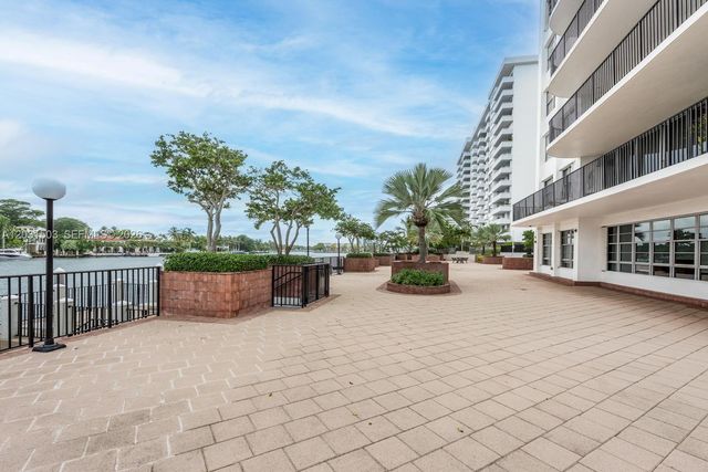 5660 Collins Avenue 14C, Miami Beach, FL 33140