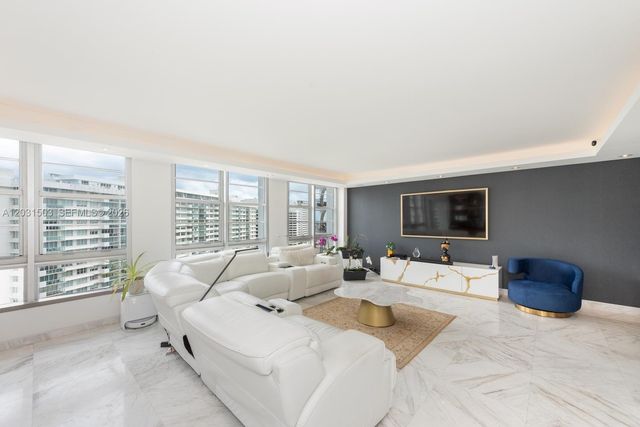 5660 Collins Avenue 14C, Miami Beach, FL 33140