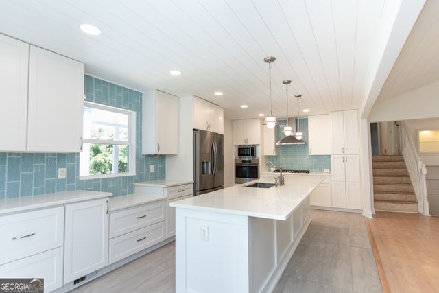 533 Arnold Mill Road, Woodstock, GA 30188