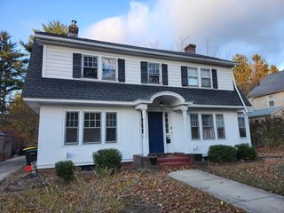 32 Edgewood Ave, Longmeadow, MA 01106
