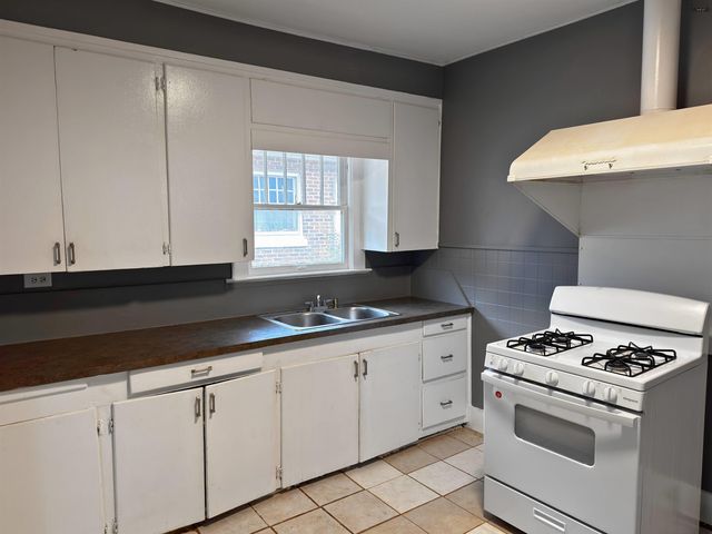 1705 PEARL AVENUE, Wichita Falls, TX 76301