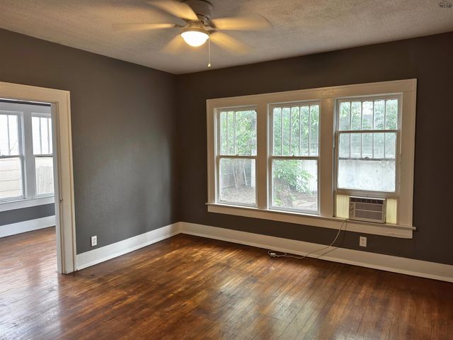 1705 PEARL AVENUE, Wichita Falls, TX 76301