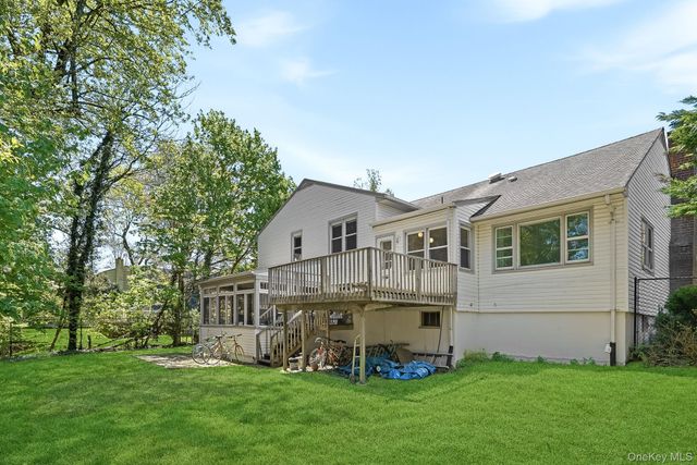 45 Runyon Place, Scarsdale, NY 10583