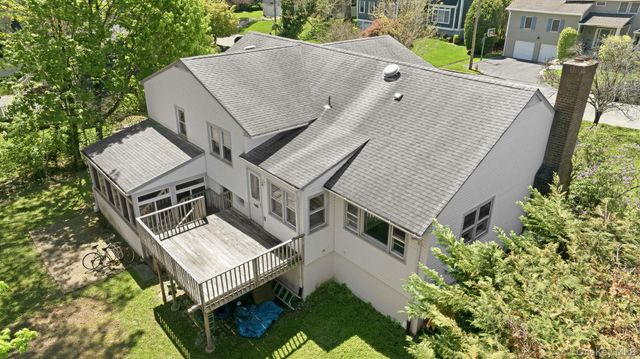 45 Runyon Place, Scarsdale, NY 10583