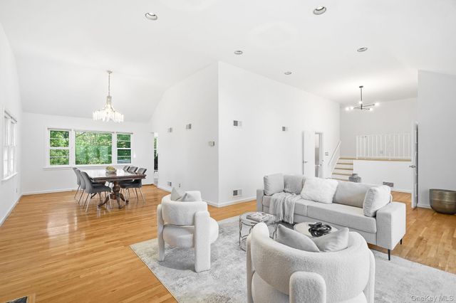 45 Runyon Place, Scarsdale, NY 10583