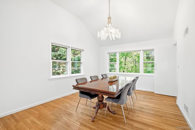 45 Runyon Place, Scarsdale, NY 10583