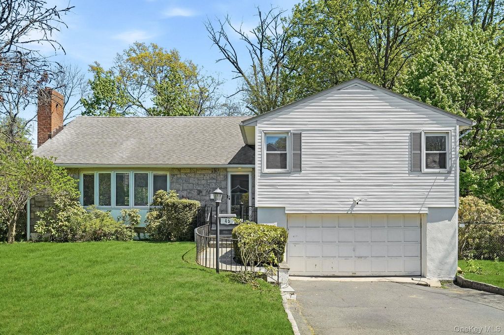 45 Runyon Place, Scarsdale, NY 10583