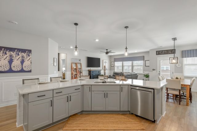 627 Macintyre Circle, Summerville, SC 29486