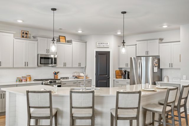 627 Macintyre Circle, Summerville, SC 29486