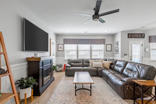 627 Macintyre Circle, Summerville, SC 29486