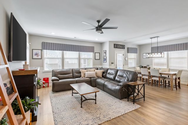 627 Macintyre Circle, Summerville, SC 29486