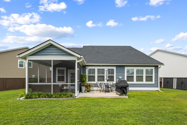 627 Macintyre Circle, Summerville, SC 29486