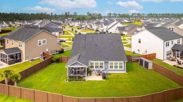 627 Macintyre Circle, Summerville, SC 29486