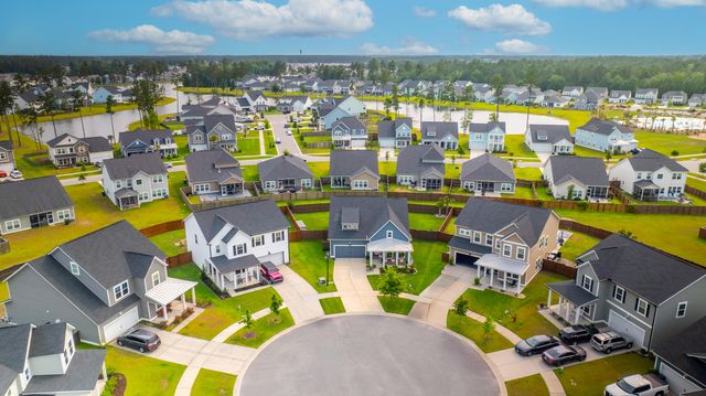 627 Macintyre Circle, Summerville, SC 29486