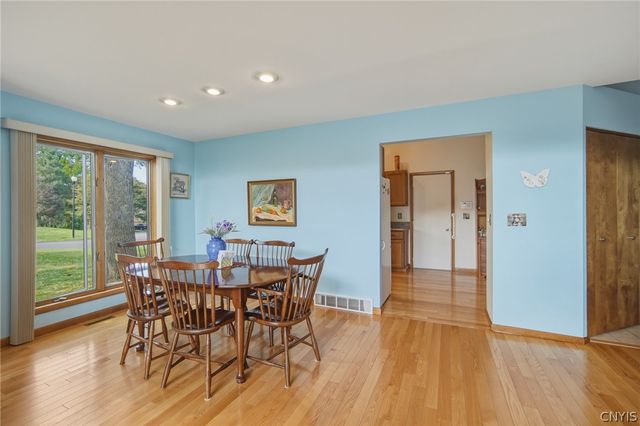 212 White Heron Circle, Manlius, NY 13066