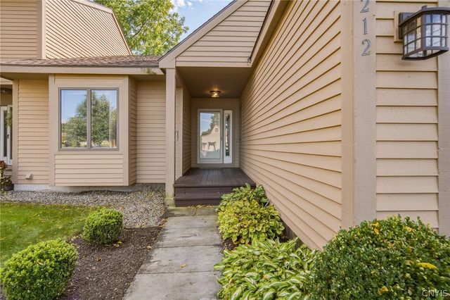 212 White Heron Circle, Manlius, NY 13066