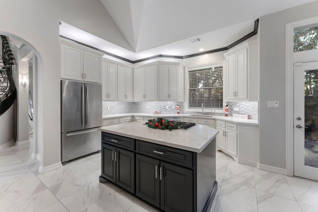 2727 S Southern Oaks Drive, Houston, TX 77068