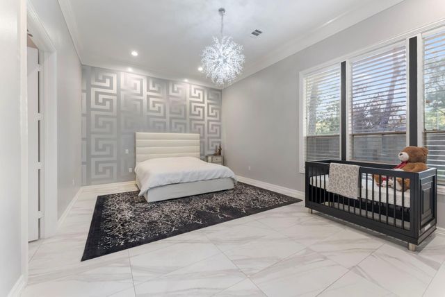 2727 S Southern Oaks Drive, Houston, TX 77068