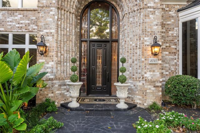 2727 S Southern Oaks Drive, Houston, TX 77068