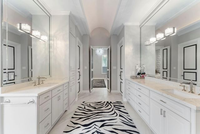 2727 S Southern Oaks Drive, Houston, TX 77068