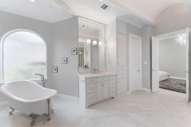 2727 S Southern Oaks Drive, Houston, TX 77068