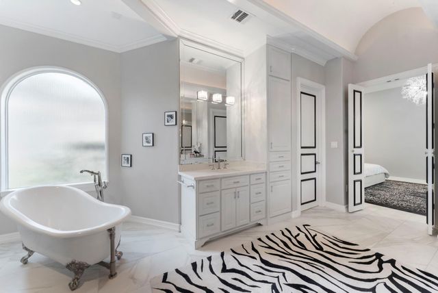 2727 S Southern Oaks Drive, Houston, TX 77068