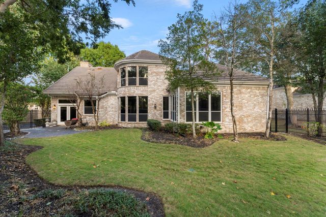 2727 S Southern Oaks Drive, Houston, TX 77068