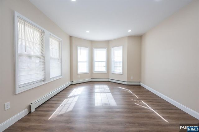 238 Van Avenue, Pompton Lakes, NJ 07442