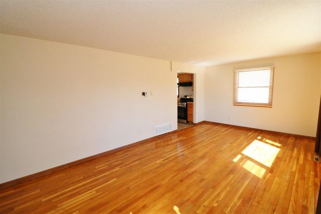 105 22nd St NW NW, Minot, ND 58703