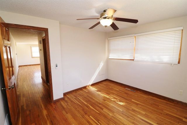 105 22nd St NW NW, Minot, ND 58703