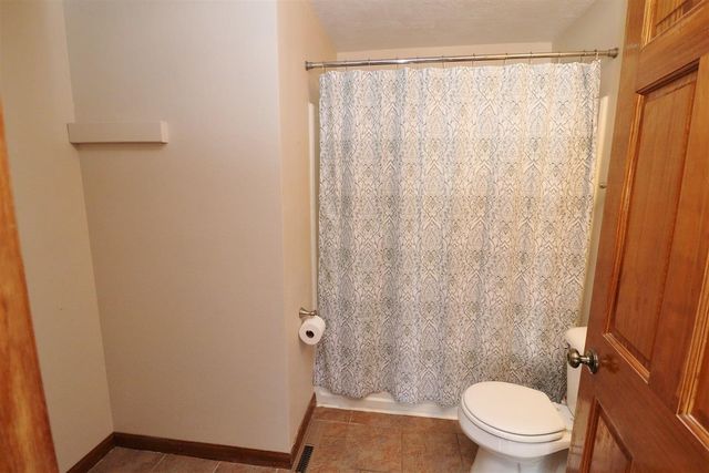 105 22nd St NW NW, Minot, ND 58703