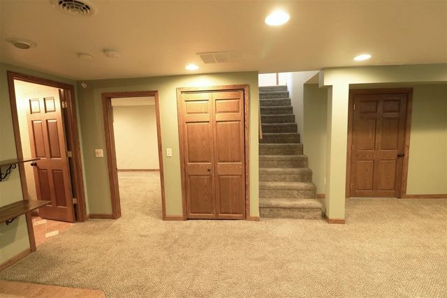 105 22nd St NW NW, Minot, ND 58703