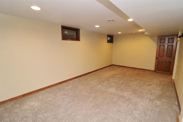 105 22nd St NW NW, Minot, ND 58703