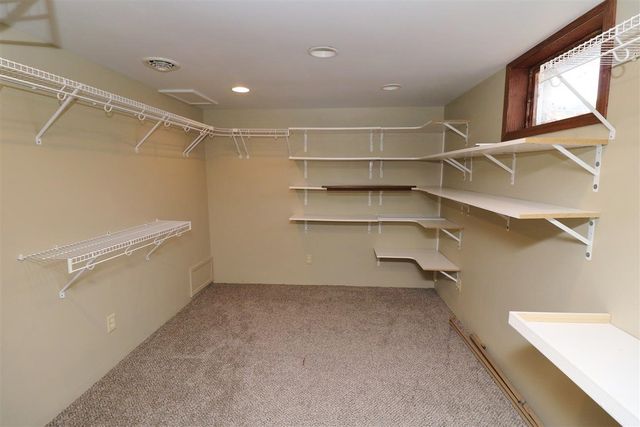 105 22nd St NW NW, Minot, ND 58703
