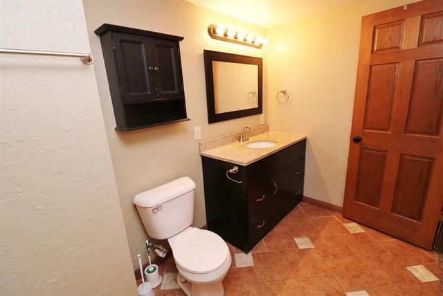 105 22nd St NW NW, Minot, ND 58703