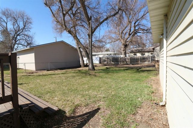 105 22nd St NW NW, Minot, ND 58703