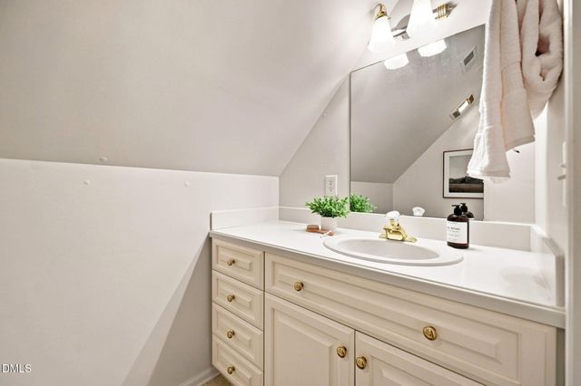 100 Sundance Place, Chapel Hill, NC 27514