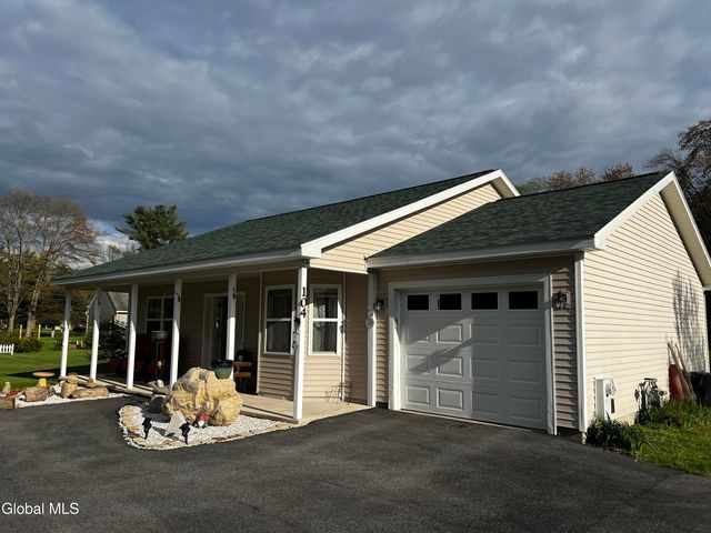 104 Cronin Road, Queensbury, NY 12804
