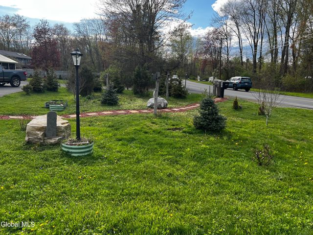 104 Cronin Road, Queensbury, NY 12804