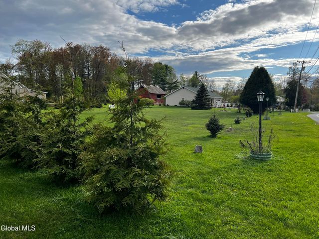 104 Cronin Road, Queensbury, NY 12804