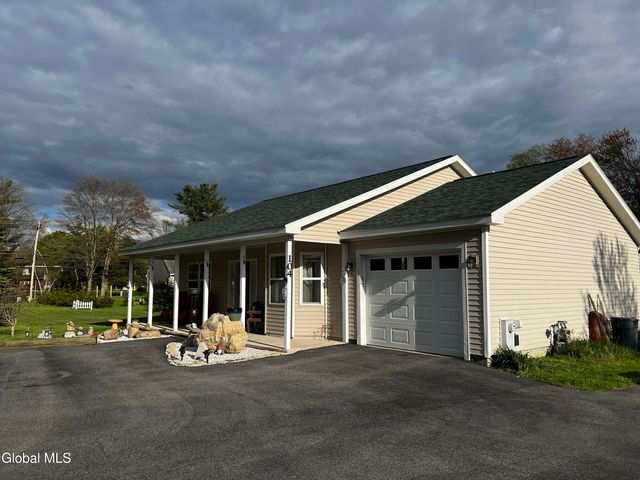 104 Cronin Road, Queensbury, NY 12804