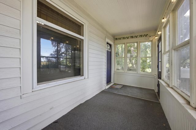 523 10th Street S, Moorhead, MN 56560