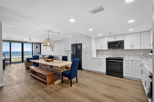 6727 TURTLEMOUND ROAD 218, New Smyrna Beach, FL 32169